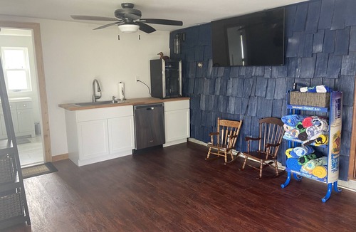 Coldwater Cottage | Chillaxin ~ Beautiful Lakefront Home on Coldwater Lake