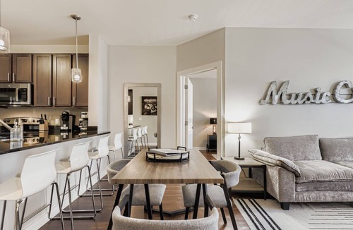 The Gulch Apartment | Classic & Comfortable | 2bed/2bath Downtown