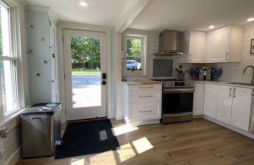 Stockbridge Apartment | Clean & Modern space with a mix of original warmth and charming renovation.