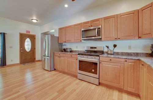 Fennville Cottage | Close to Saugatuck Dunes: Pet-friendly Home!