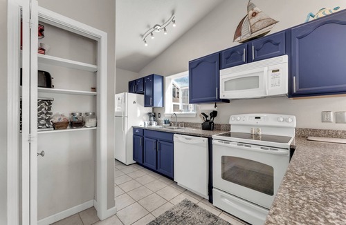 Indian Point Condo | Close to SDC! Gorgeous Lake View Condo! Lake access! Dog ok and kid friendly