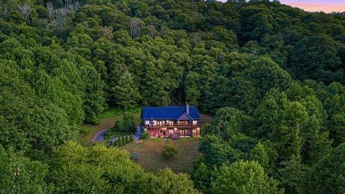 Leicester House | Cloud Nine by Carolina Mornings