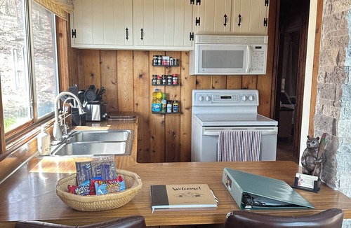Naples Ski Chalet | Cloud Wine Canandaigua- Hot tub & Lake Views in FLX Wine Country