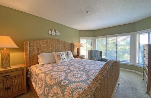 Arcadian Shores Condo | *Come Relax in This Private Bungalow by the Beach at Kingston Plantation!!*