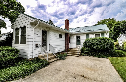 Charlevoix House | Comfortable home close to all attractions in Charlevoix
