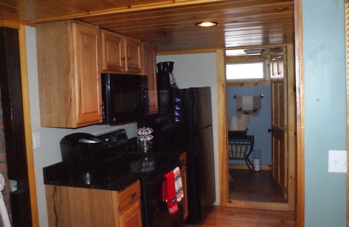 Hillcrest House | Comfortable Newly Renovated Home in the Heart of Town!