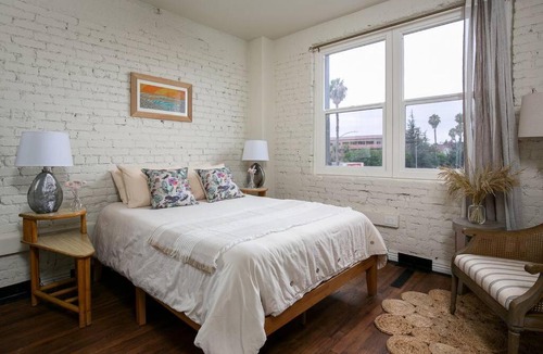 Rampart Village Apartment | Comfy Studio Near Downtown CDC-Level