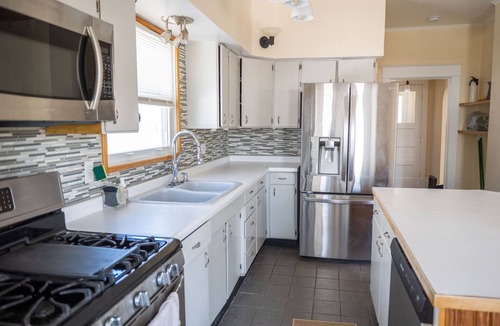 Como House | Como Conservatory, Fairgrounds & Downtown. 3 bed, 1 bath kid friendly home.