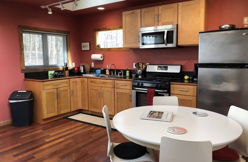 Woodstock Cabin | Contemporary, Secluded Cabin in the Heart of Woodstock W/Fireplace & Hot Tub