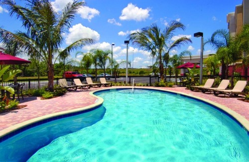 Wesley Chapel Hotel | Convenient Studio Stays Close to Museum of Science and Industry - 2 Units