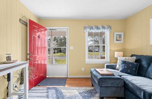 Crescent Beach House | 'Coral Cottage' - North Myrtle Beach Family House