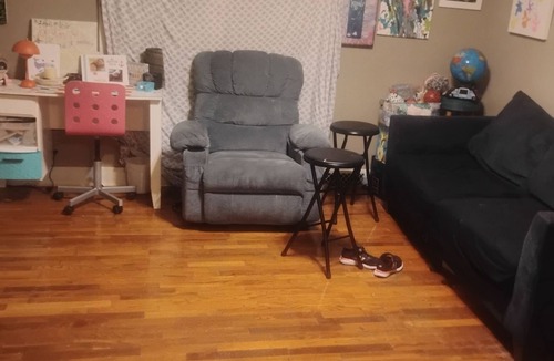 Vine Bed & Breakfast | Cozy 1-bedroom bed & breakfast in peaceful Kalamazoo with AC