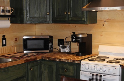 South Lima Cabin | Cozy 1-bedroom cabin with a fireplace and air conditioning.