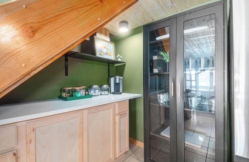 Bradley Cottage | Cozy 2-bedroom cottage on Big Lake in Michigan!