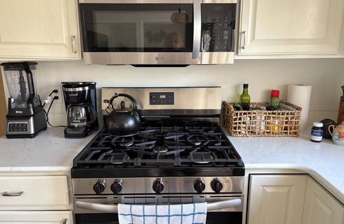 Victor House | Cozy 3-bedroom with newly updated kitchen and living areas for a relaxing stay!