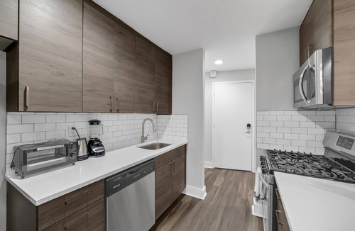 East Falls Apartment | Cozy and comfy Philadelphia stay.
