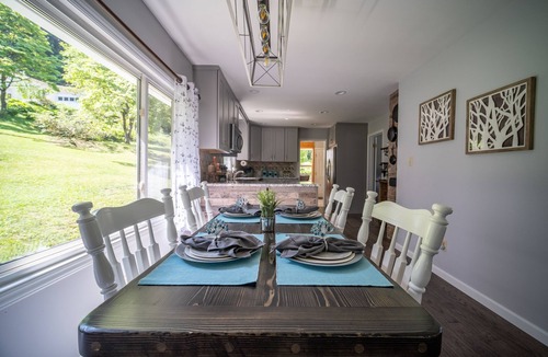 Brevard House | Cozy and Convenient Mountainside Retreat