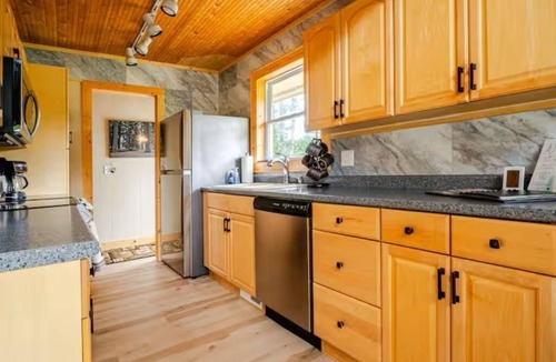 Williamsburg Cabin | Cozy Chalet in the Heart of Northern Michigan