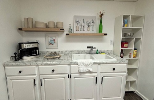 Goshen Cabin | Cozy, chic & historic 3-bedroom cabin in trendy Goshen, 40 mins from Notre Dame!
