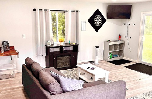 Olean Cottage | Cozy Country Get Away Suite with a view of the Enchanted Mountains