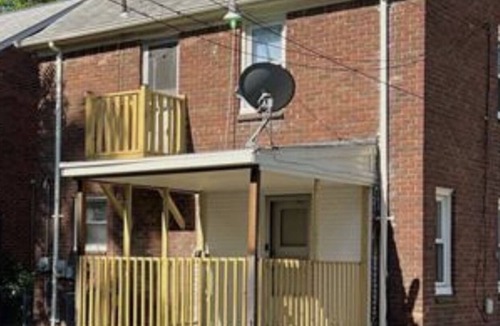 Detroit House | Cozy Detroit home in the Center of Metro Detroit.