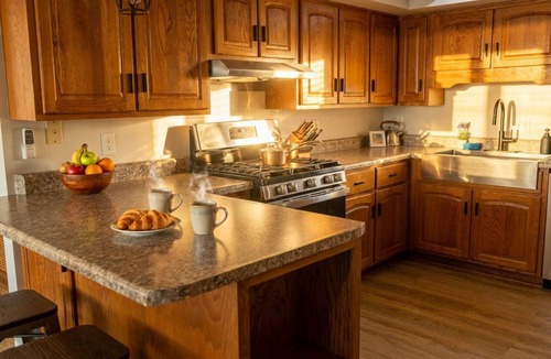 Decatur House | Cozy lakefront A‑frame w/hot tub & dock