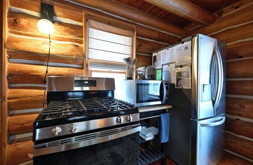 Cable Cabin | Cozy Lakefront Cabin, Dock + Trails : Trails Lodge