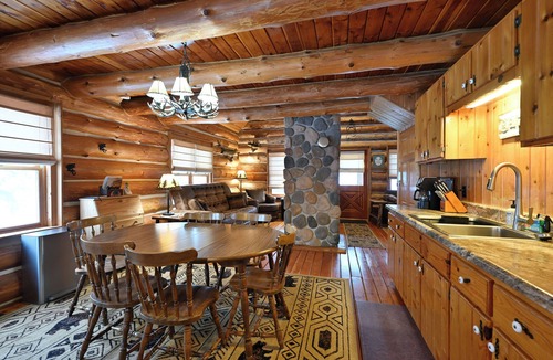 Cable Cabin | Cozy Lakefront Cabin, Dock + Trails : Trails Lodge