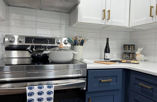State College House | Cozy, Modern, Clean, 3 BR Oasis: Grill, Parking, Near PSU The Cubhouse