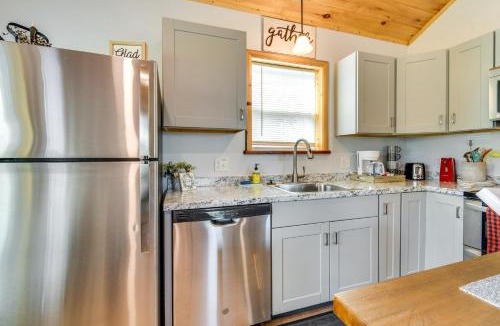 Jordan House | Cozy New York Abode - Porch, Near Fishing & Hiking