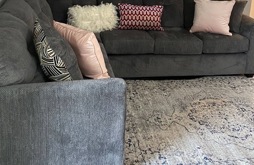 Auburn Hills Apartment | Cozy Oasis with King bed / Close to Great Lakes outlet