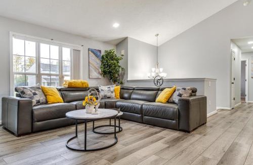 Westwood House | Cozy Ohio Home - Deck, Arcade Games & Near Golfing