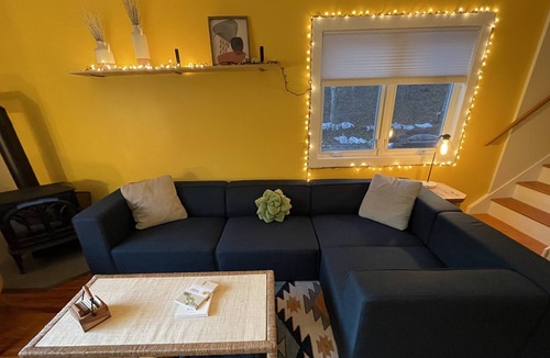 Willow House | Cozy & Scenic Town of Woodstock Home with a View