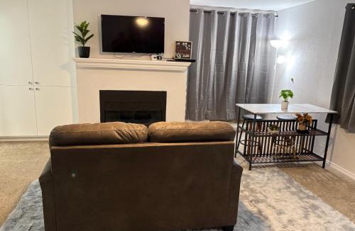 Pecos Apartment | Cozy Studio at the Pecos Village