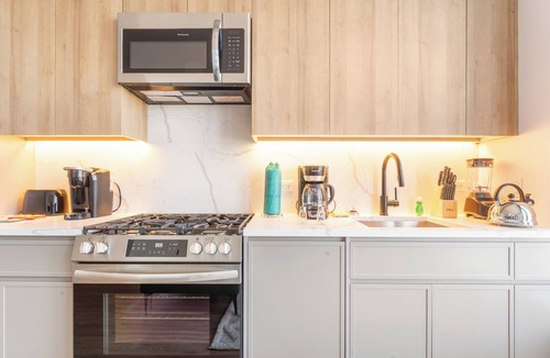 Bath Beach Apartment | Cozy studio in amazing Brooklyn with WiFi, AC, fitness room