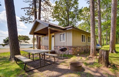 Stone Lake Apartment | Cozy Studio w/Community Docks in Stone Lake!