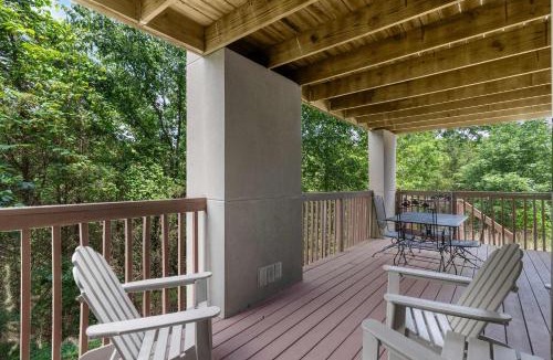 Indian Point House | Cozy Timbers - Charming Condo for 6 with Resort-style Amenities