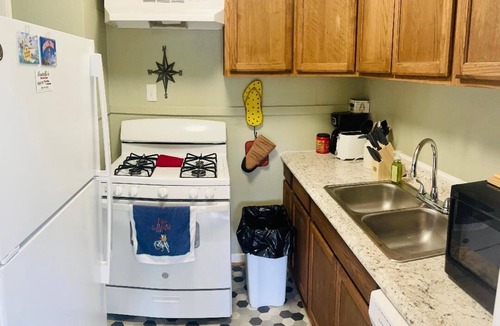 Pensacola House | Cozy Yellow Cottage with Garage