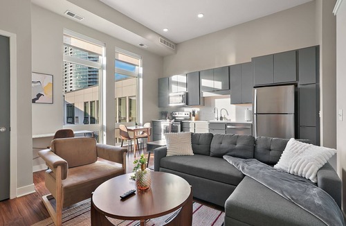 Downtown Minneapolis Apartment | CozySuites Marquee