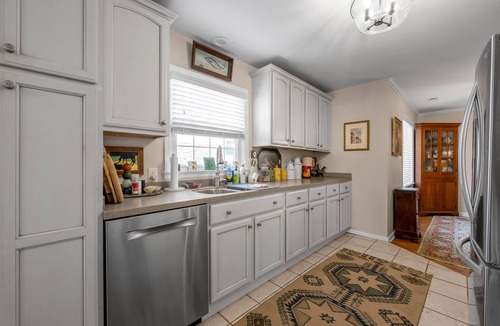 Fairway House | Cute bungalow located in the Fairwood neighborhood of Lexington. #15081244-1