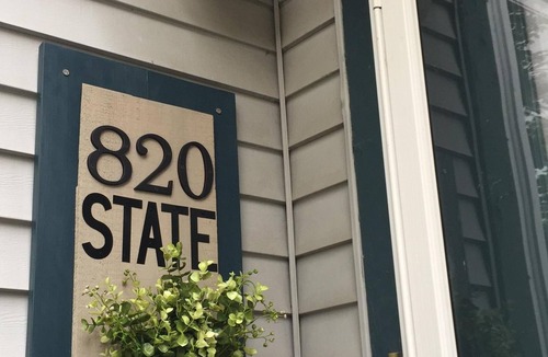 Saint Joseph House | Cute Corner Cottage in Downtown St. Joseph