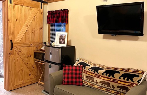 Windham Cabin | Cutest Cabin in Windham on site miniature golfing with fire pit and BBQ