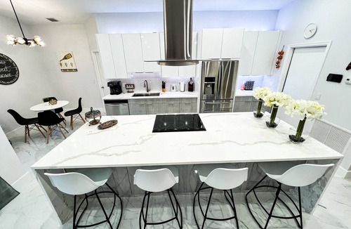 Dania Beach House | Dania Beach 4BR Cruise Retreat Heated SWater Pool Sleeps 10 Near Port Everglades