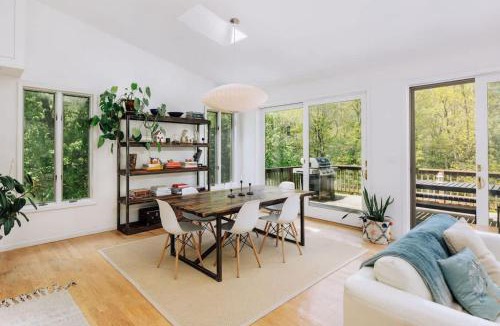 Saugerties House | Deerhaven Lane House- Luxury Home with Pool
