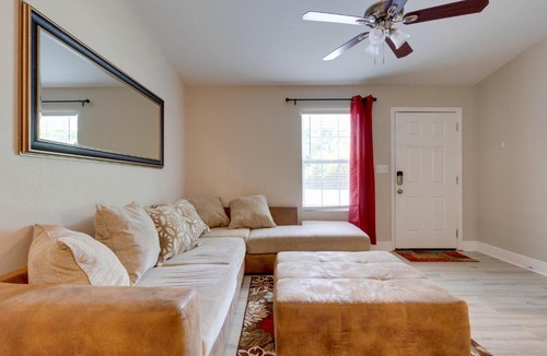 Pensacola Heights Apartment | Dog-Friendly Pensacola Duplex ~ 7 Mi to Downtown
