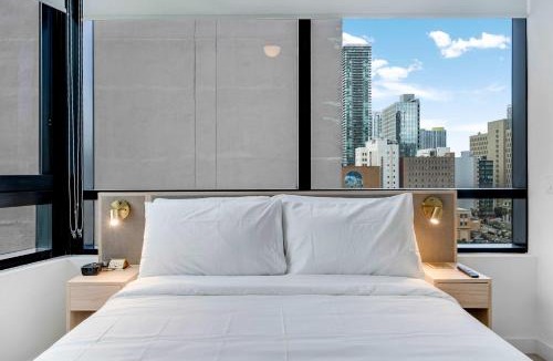 Downtown Miami House | Downtown Edit-Resort Style Stay with Full Amenities