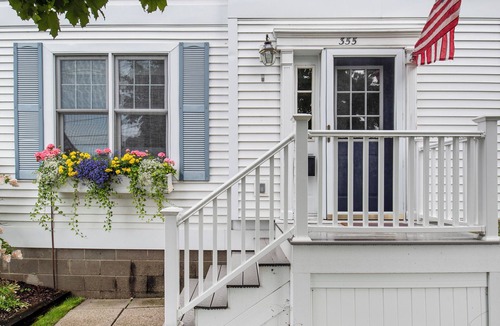 Harbor Springs Condo | Downtown Harbor Springs. 10 minutes to the Highlands and Nubs!