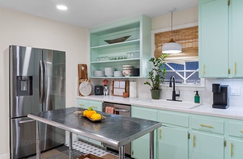 South Pensacola House | Downtown Pensacola Fenced Yard Pet-Friendly