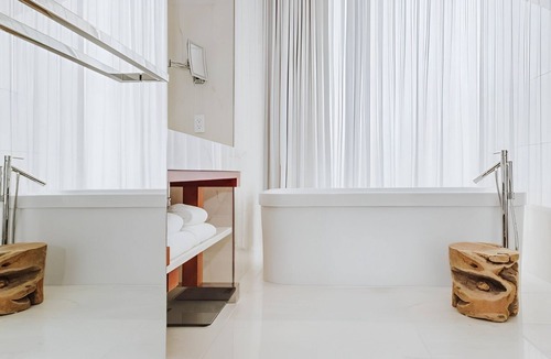 Downtown Seattle Hotel | Downtown Seattle Luxury Stay In 2 King Suites