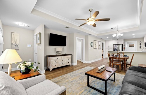 West Pensacola House | Dragonfly Nest Upscale Home Pensacola Beach 9 miles, Public Golf course 1 mile